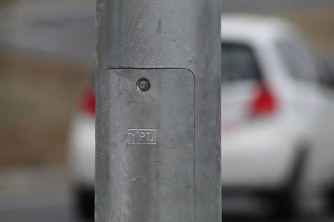 Postes de Acero Galvanizado: Resistencia, confiabilidad y versatilidad en la vía pública