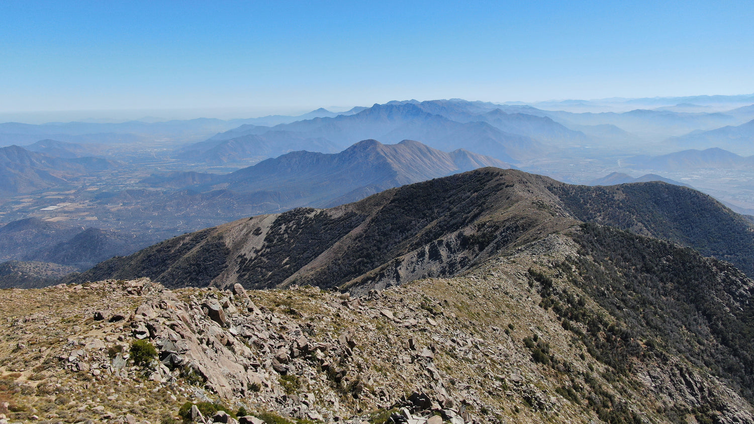 Postes de Telecomunicaciones en Cerro el Roble a 2.204 metros de altura