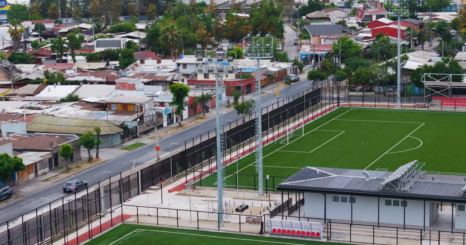 Iluminando el sueño de San Miguel: Los Mástiles PTJ, protagonistas del nuevo Estadio La Montura