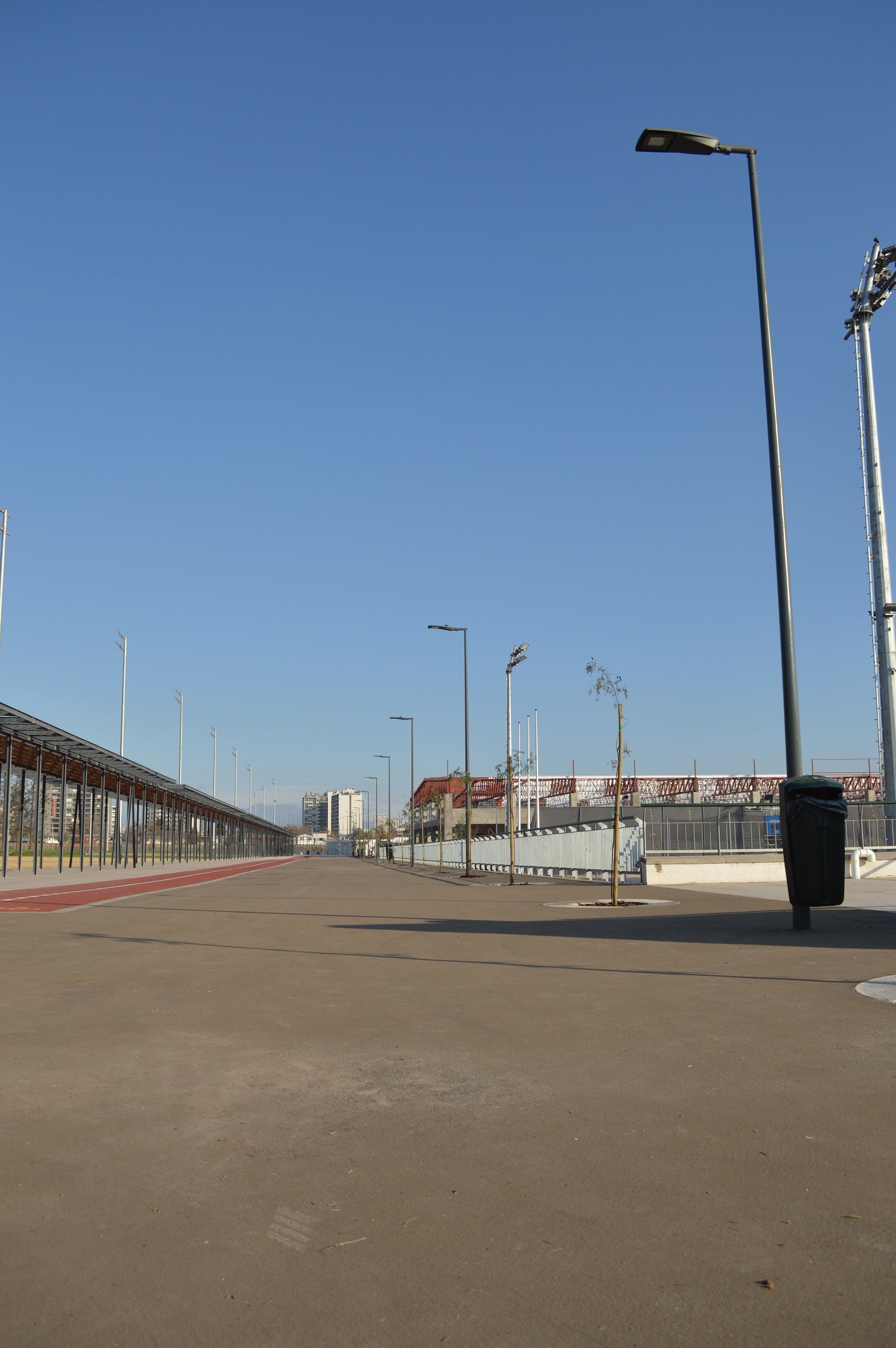 Sendas multipropósito en Parque Estadio Nacional equipada con postes Nobu