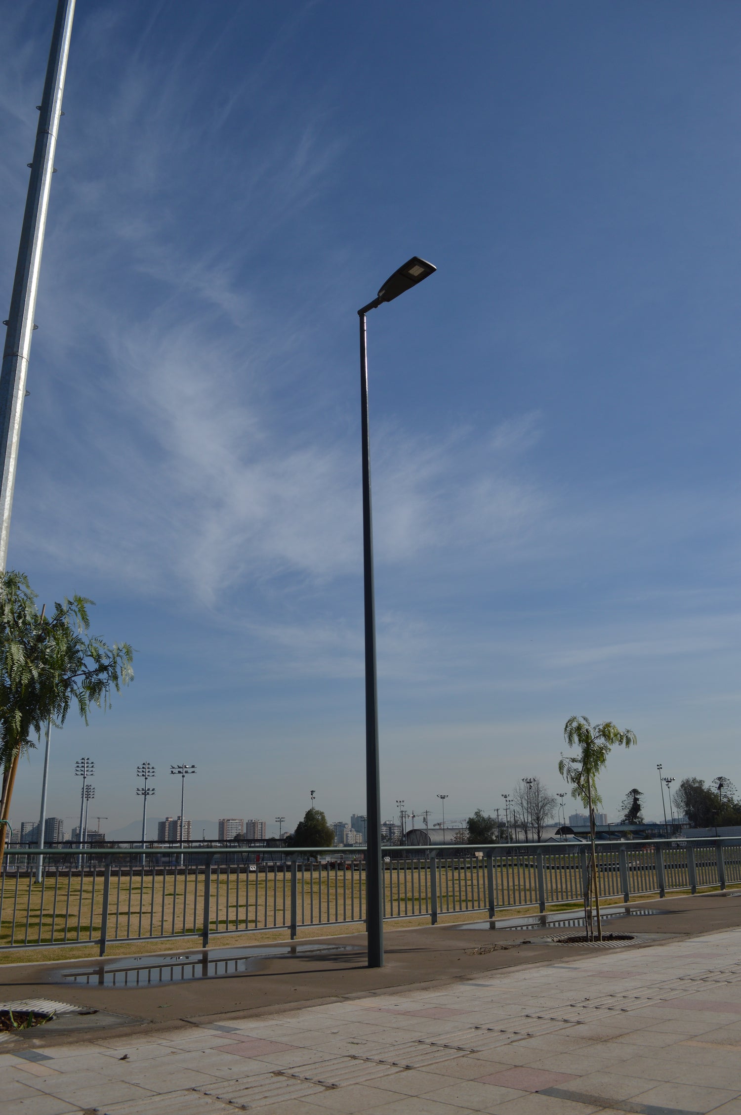 Sendas multipropósito en Parque Estadio Nacional equipada con postes Nobu